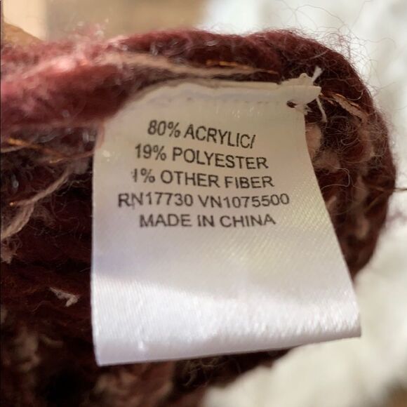 ❤️ Wine colored Funnel Scarf ❤️ - Picture 3 of 7